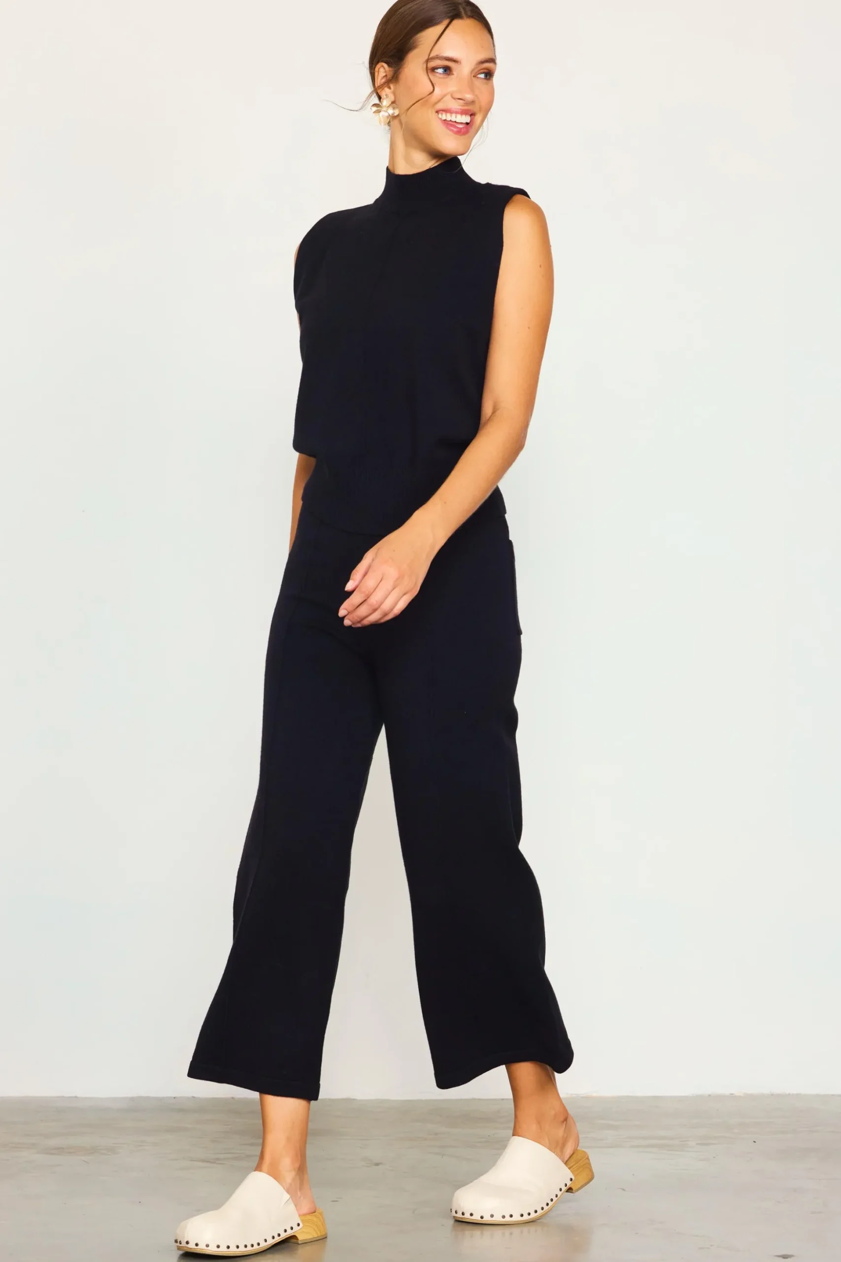 Cropped Knit Pants