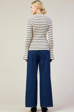 Ribbed Flared Longsleeve Top